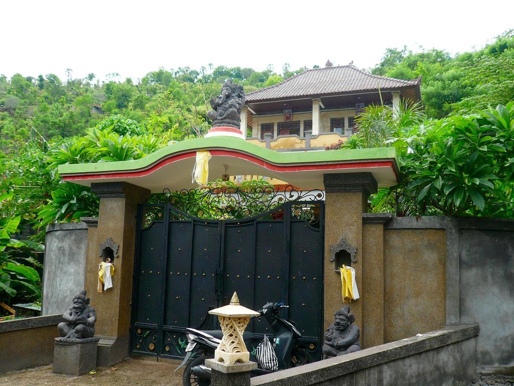 Rumah Wayans Lipah Amed Exterior foto