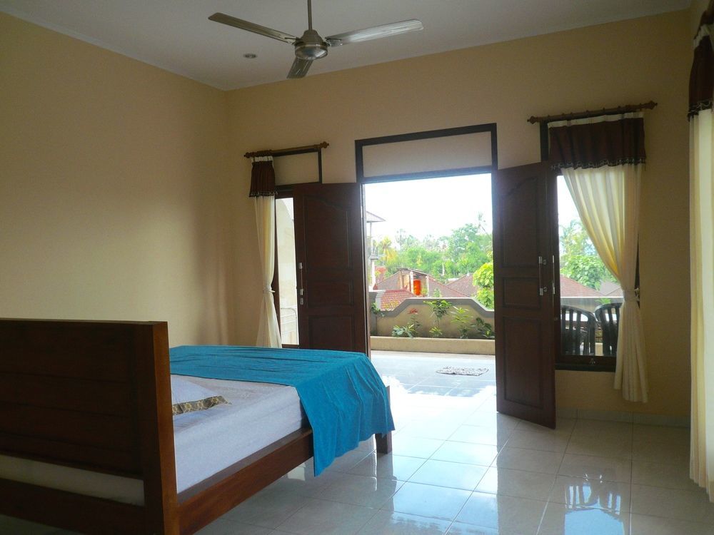 Rumah Wayans Lipah Amed Exterior foto